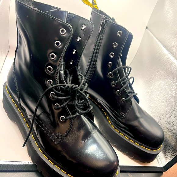 Jadon Black Leather 8-Eye Platform Boot
Dr. Martens Size 11 - Picture 3 of 4